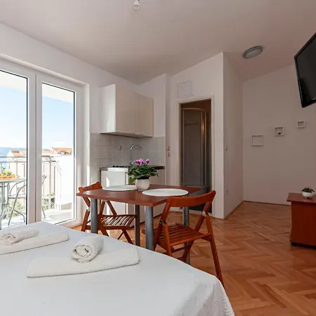 And Nikola Apartmán Omiš