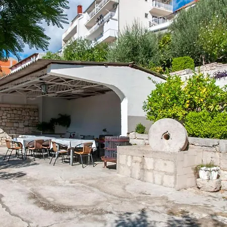 And Nikola Apartmán Omiš