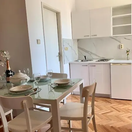 And Nikola Apartman