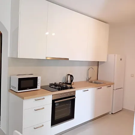 Apartament And Nikola